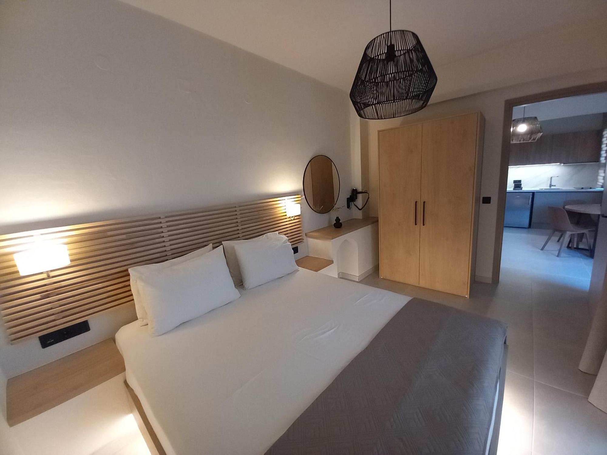 Nancy - Chara Apartments 칼터로스 외부 사진